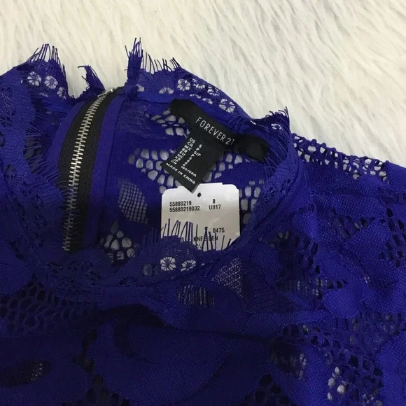 Forever 21 women’s blue flora lace full back zipper black faux lining dr… - Picture 4 of 5